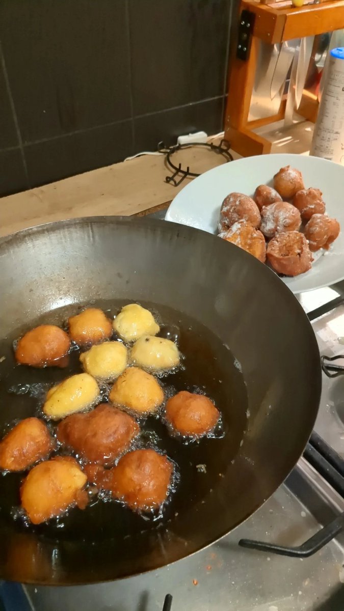 lu_honghong's tweet photo. Gelukkig nieuwjaar! https://t.co/rjvjfhfvx7