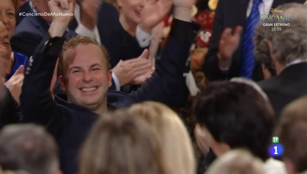 zigore2001's tweet image. Precioso el concierto y preciosa la dirección de Yannick Nézet-Séguin del #ConciertoDeAñoNuevo .
Y estupenda la narración (didáctica y entretenida) siempre de gure @martinllade .
Así da gusto.
Zorionak eta urte berri on!