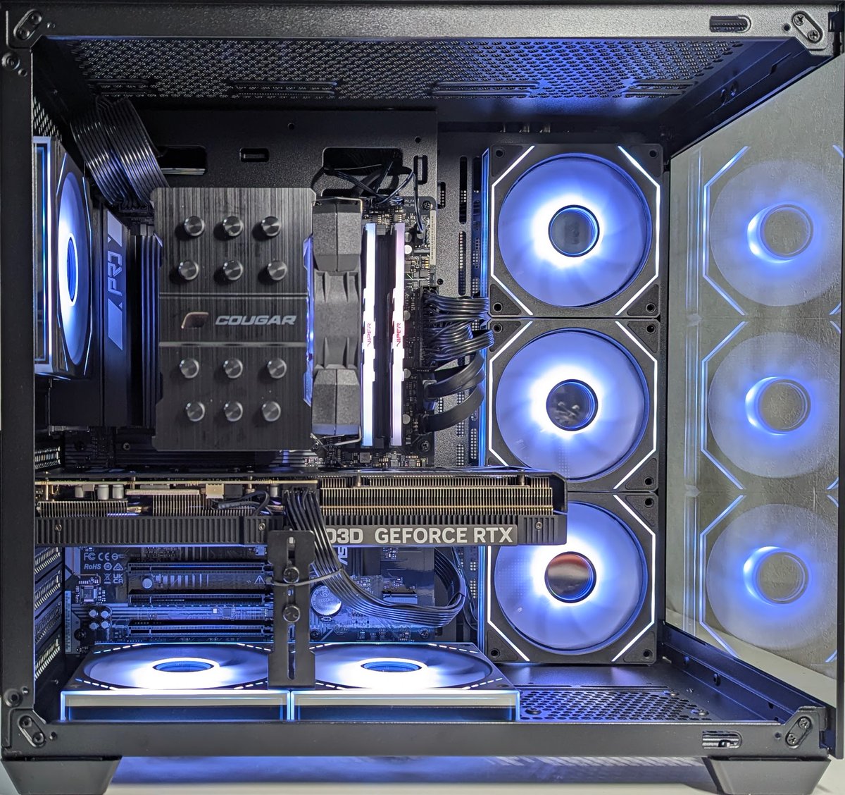 自作　見た目◎ 性能△ ゲーミングPC