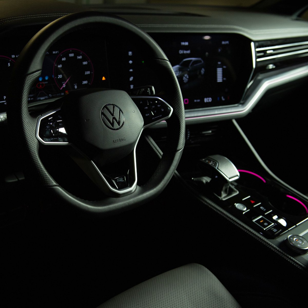 تصميم طوارق بحد ذاته معيار للجاذبية.

The Touareg’s design sets the standard for attraction.

__________
#فولكس_واجن #فولكس_واجن_السعودية #ساماكو_للسيارات #طوارق
#volkswagen #volkswagen_Saudi #Samaco_motors #Touareg