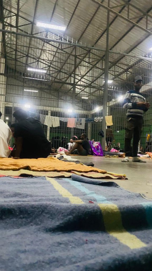 AdvoBarryRoux's tweet image. 13 South Africans were promised customer service jobs in Thailand. However, after arriving, they were taken by force to Myanmar, a known hotspot for trafficking syndicates. They are forced to work 14hrs a day in online scams, unpaid, &amp;amp; were told to pay R250000 each to be released