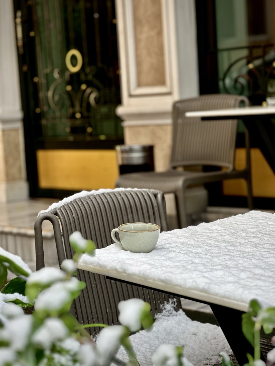 EminaTorun's tweet photo. İstanbul’da yeni bir gün❄️ https://t.co/I8Hbd0qjBo