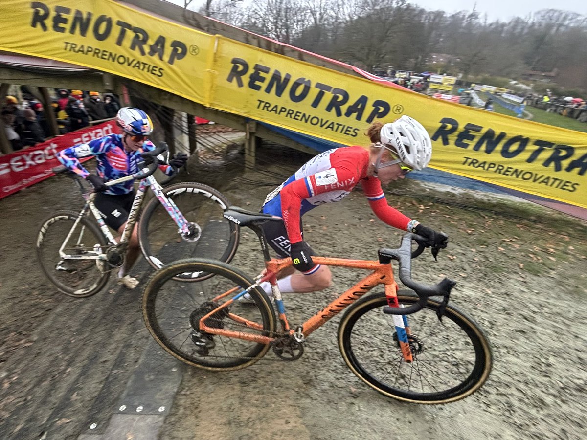 puckとZoe #Baal #GPSvenNys
