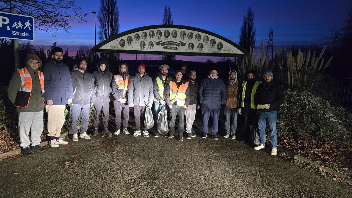 After starting the #NewYear2026 with prayers, Boys did the litter-picking across #Watford High Street and the Hollywell Outdoor Netball Court car park (WD18), helping to keep our local area clean and welcoming.
 #CommunityService #givingback #Ahmadiyya