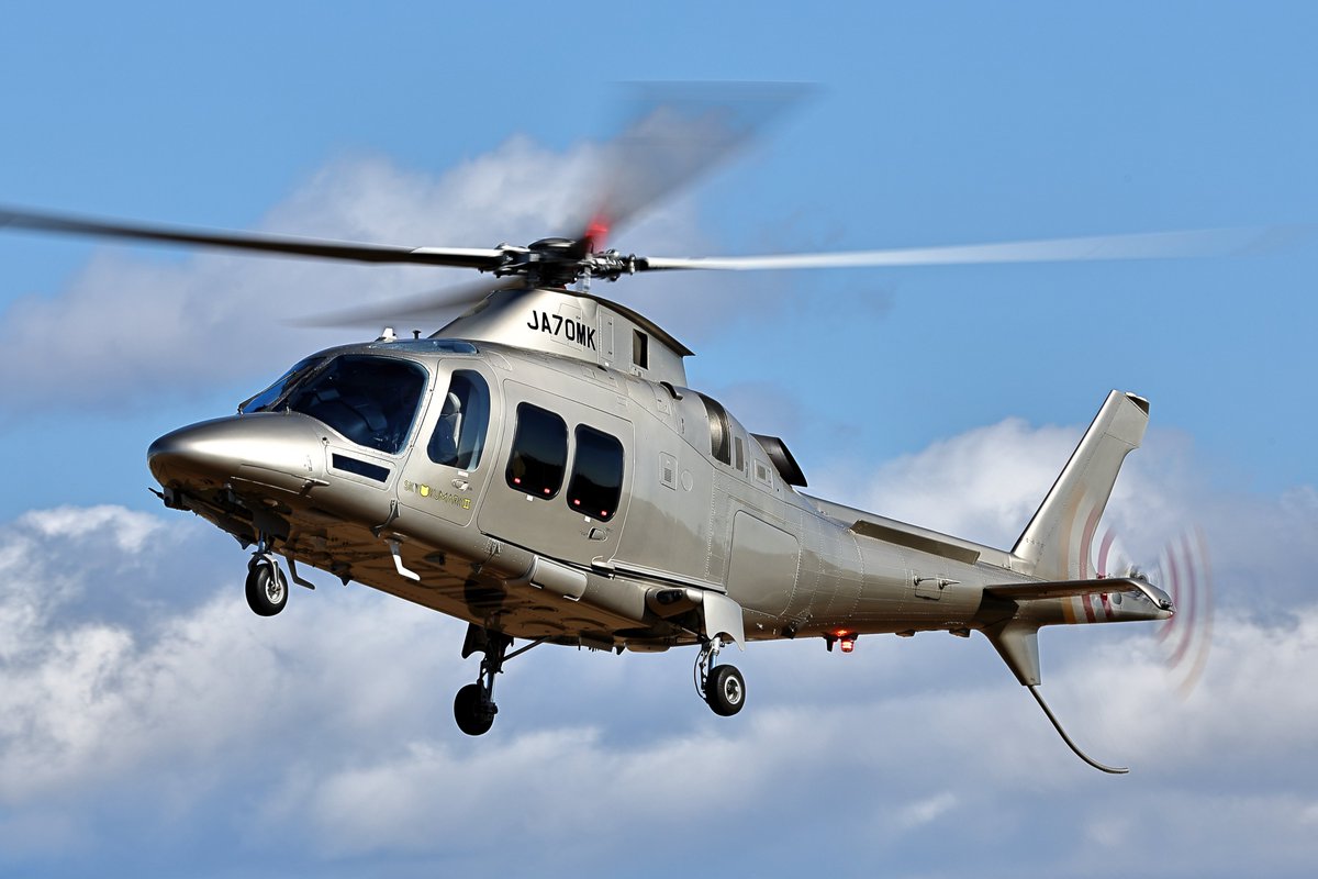 stone15DJ's tweet photo. 2026/01/01
日本法人所有　
JA70MK 
AgustaWestland AW109SP https://t.co/bguhCQPEKS