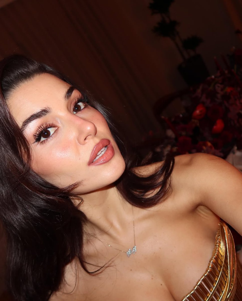 It should be illegal to have such a perfect face