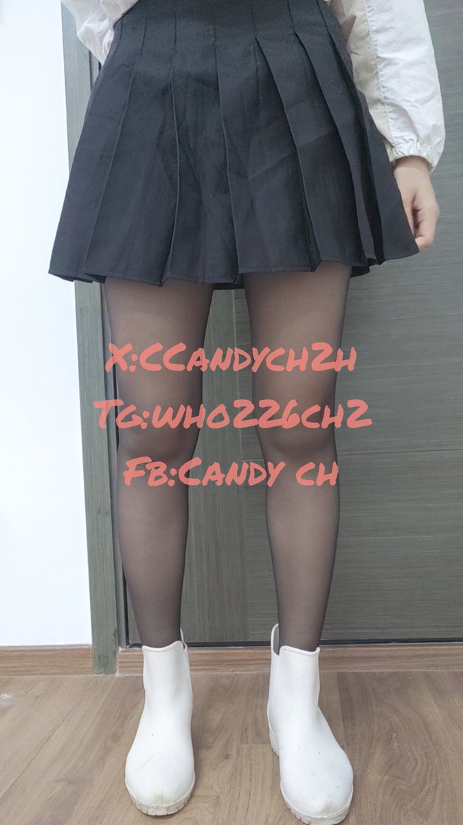 CCandych2h's tweet photo. 最近冇人買絲襪同鞋🙁
#香港原味 #二手底褲 #戀足 #腿控 #美腿 #黑色絲襪 #絲襪 #黑絲 #原味絲襪 #二手鞋 #腿控福利 https://t.co/jiFkblhYKs