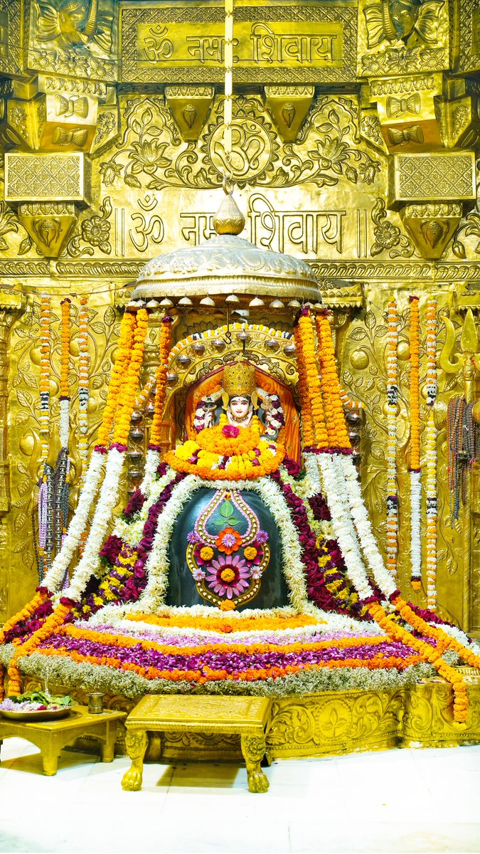 Somnath_Temple's tweet photo. श्री सोमनाथ महादेव मंदिर,
प्रथम ज्योतिर्लिंग - गुजरात (सौराष्ट्र)
दिनांकः 01 जनवरी  2026, पौष शुक्ल त्रयोदशी - गुरूवार
01267006
#somnath #mahadev #shivji
#bhakti #somnathlivedarshan #somnathtemple https://t.co/P7fqVRI7gX