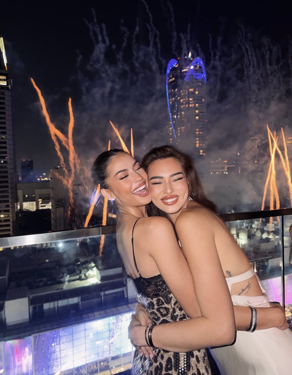 2แอนไม่ได้มาประกวดปีเดียวกันแต่ได้เป็นเพื่อนกันค่ะ