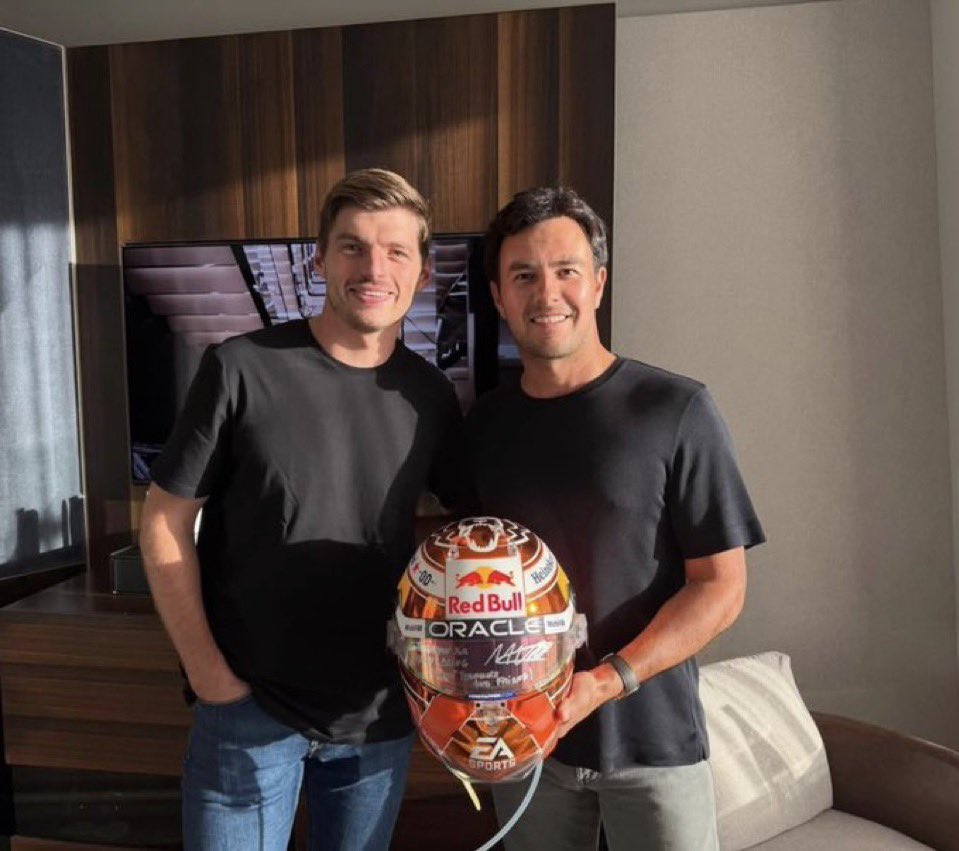 Checo and Max doing a helmet swap to end the year🤝
#CadillacF1Team