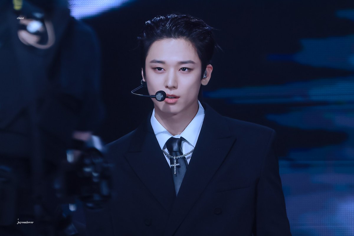 𝓬𝓱𝓮𝓪𝓽 tweet media