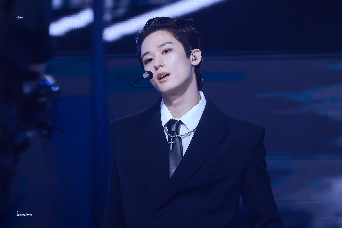 𝓬𝓱𝓮𝓪𝓽 tweet media