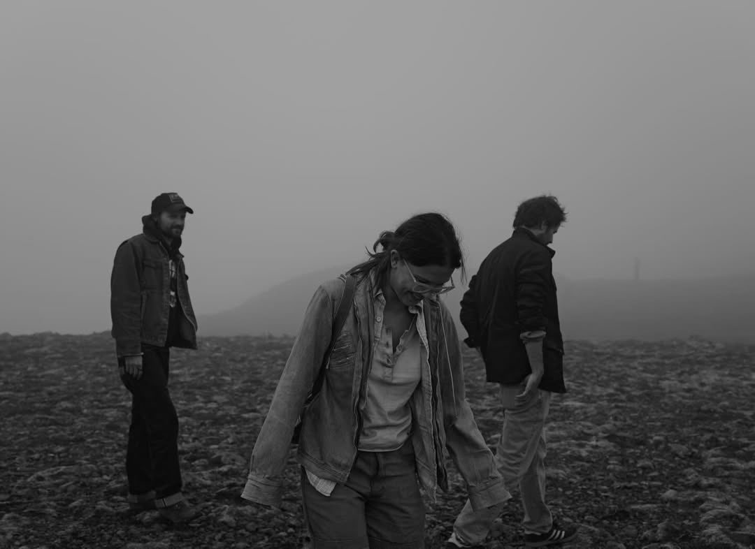 Boxreport's tweet image. Millie Bobby Brown compartilha foto após o lançamento do episódio final de 'Stranger Things':

“Câmbio e desligo”