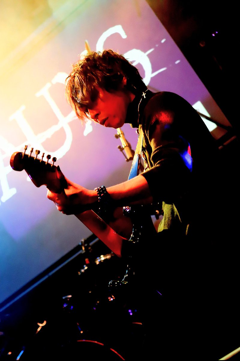 ki8818's tweet photo. 🎍今年の目標🎍
🟠Newアルバム完成
🟠新MV発表
🟠地元函館でライブ
🟠新エフェクター購入
🟠ワンマン開催（KAUXSor極東BABY）
🟠新曲5曲発表！

何個達成出来るかな🙄
まずは1つ1つ達成に向けて頑張る！🌟 https://t.co/OvxkZz3ORT