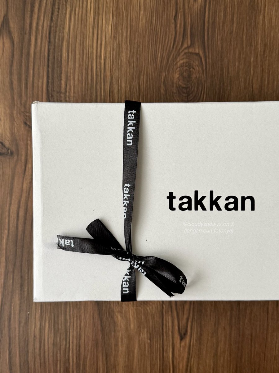 cloudysnowys's tweet image. if you have wide feet and love girly shoes, this is your sign... "TAKKAN" a local Indonesian footwear brand, truly offers great quality 🥹⭐️

denim material &amp;amp; full sizing up to 43 👏🏻