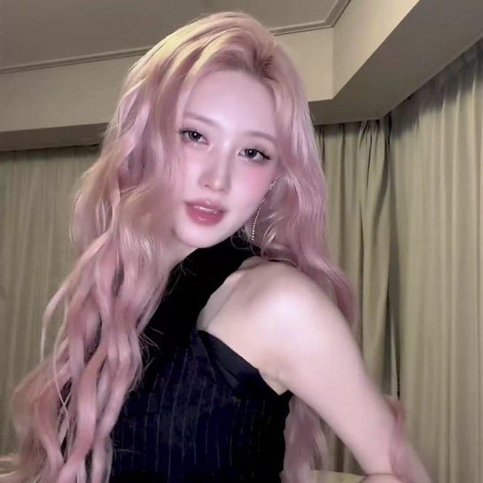 fallkiyo's tweet image. 도우인씹어먹을것같은 그런얼굴과 기세임