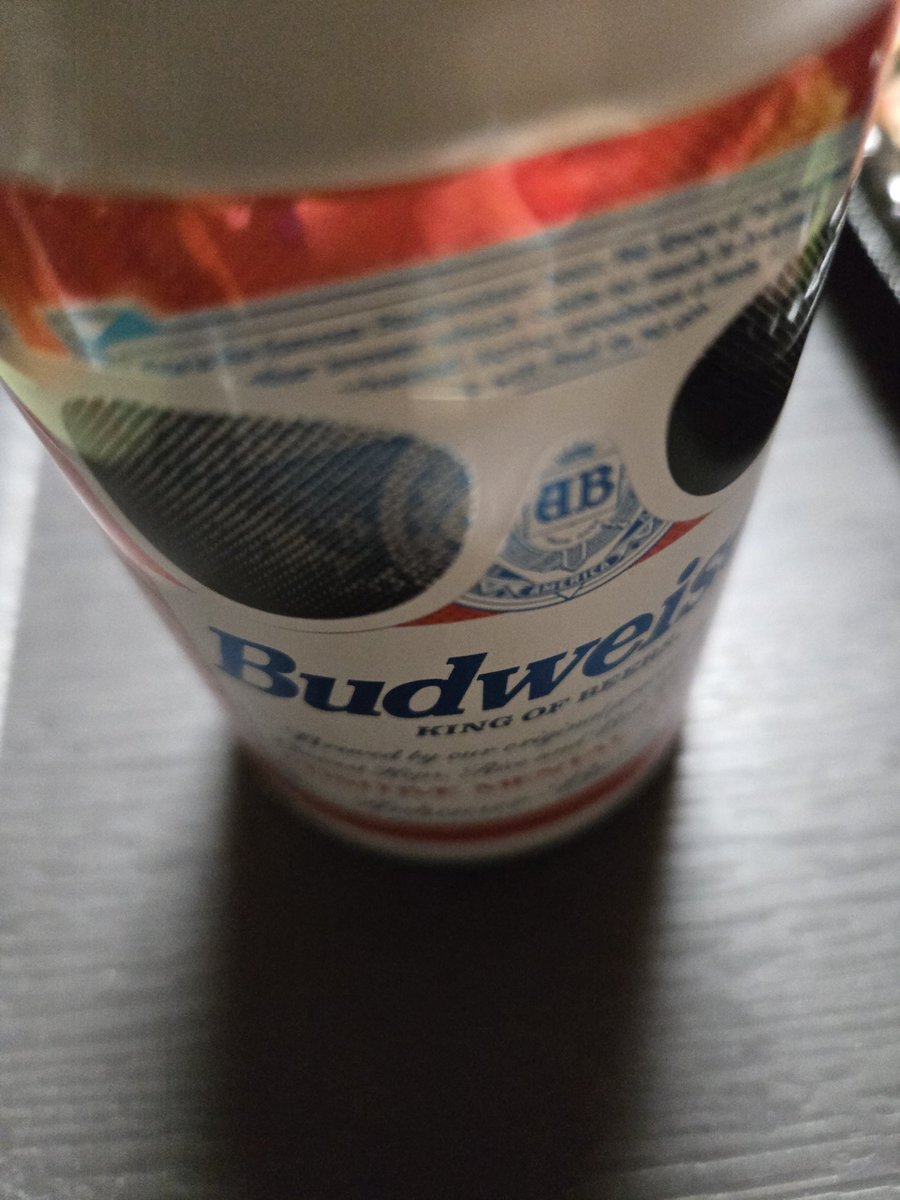 元日の夜にやってること

ビール飲んでチェンソーマンの総集編みてる。おもろい