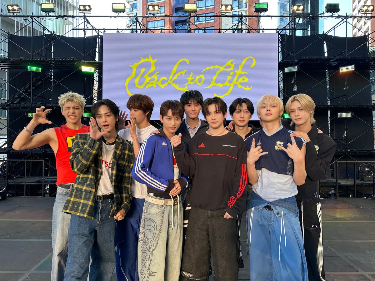 mrurata's tweet image. Hi! We’ve just announced that our podcast, Enshabe (&amp;amp;TEAM SHABERI), is continuing with Season 2. We can’t wait to talk with our fans and listeners again—there are so many ideas and exciting topics we’re ready to bring to you. Make sure to stay tuned!