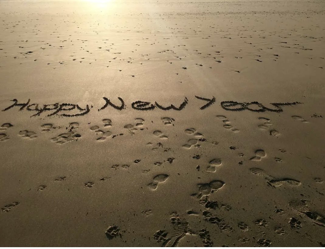 To all - may we wish you a happy, healthy and prosperous New Year
Click on the link to book your holiday 
aspects-holidays.co.uk/cornwall/south…