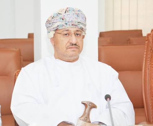 عندما تخط كلمات في حق رجلا أخلص وأجاد في مهمته الوطنية، وأحدث نقلة نوعية يتحدث عنها القاصي والداني، فأنك تحزن لنقله من ولايتك، في الوقت الذي أسعدنا نقله واليا على #ولاية_صحار.
✨
نبارك لأهالي #صحار، ونقدم الشكر لسعادة الشيخ على ما قدمه من جهد في #ولاية_المضيبي.