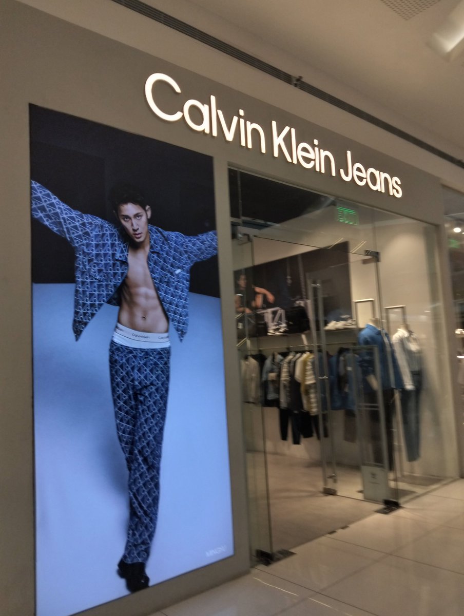 mxcvrrie_'s tweet image. mingyu ck jeans 🤝 jungkook ck jeans

#mingyu #jungkook #btsvt #CalvinKlein #ckjeans