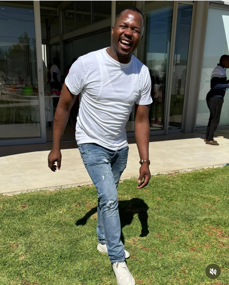 ZizinjaAbelungu's tweet image. We have just registered A Formal complaint with Mfezeko Sodukwe's employer.  This was a necessary step to hold him accountable since he fled to Limpopo running away from Authorities. 

This year in 2026 we leave no stone unturned, we are taking crime and criminals head on ✊🏿✊🏿