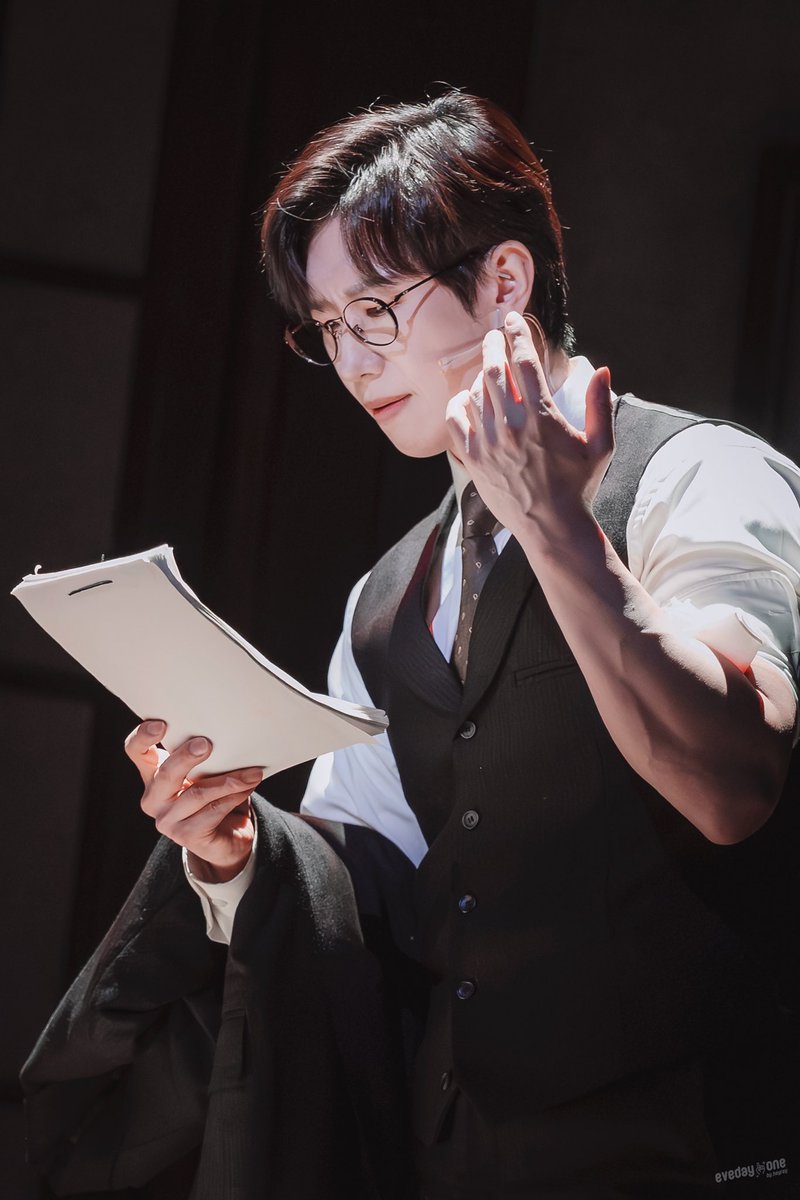 HeyreyP's tweet image. 260101 팬레터
스페셜커튼콜 거짓말이 아니야
김해진 #김경수 #배우김경수

야앵풍경을 발견한 선생님