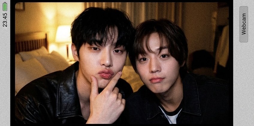 aydeii's tweet image. 현윙 포토부스..