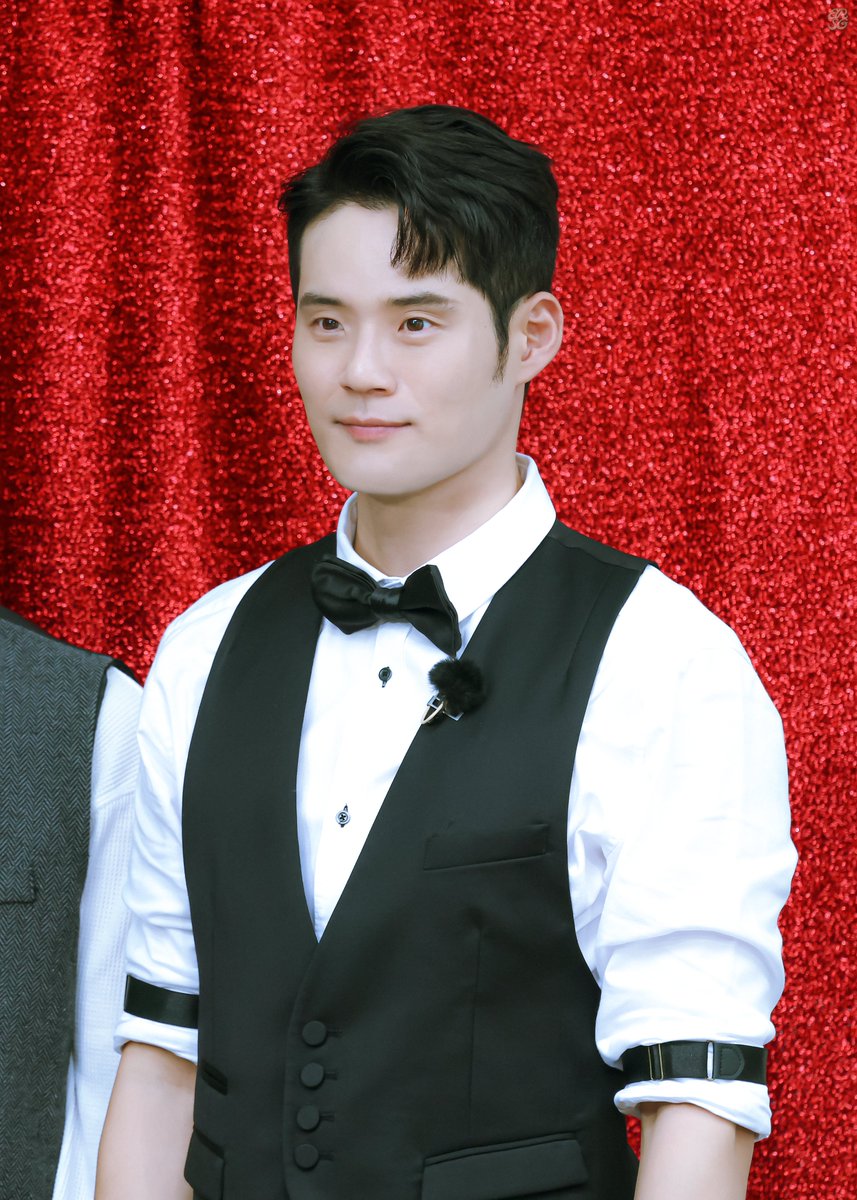 expression99's tweet image. 20250629 🌴팜트리 갈라 콘서트 3rd 막공
인터미션 벌칙 깜짝 등장 이벤트

똘망똘망한 눈빛 ✨️👀