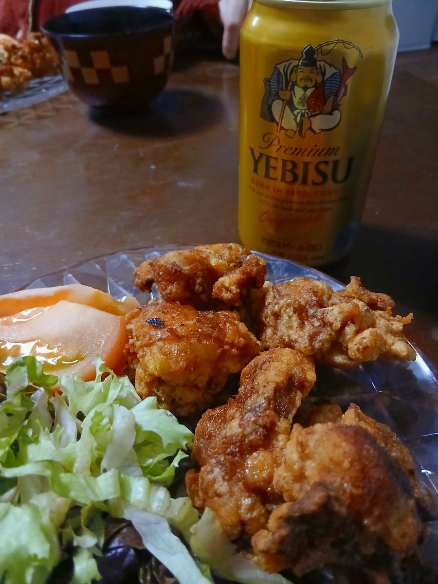 新年明けましておめでとうございます🎍
今年もよろしくお願いいたします！
正月はこれ😆
初詣も行ったし明日から仕事も頑張ります✊