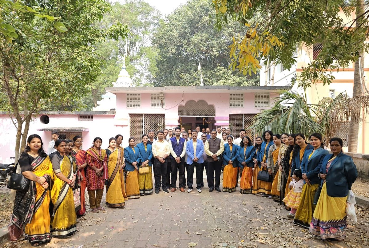 ExploreGamPuri's tweet photo. नव वर्ष 2026 की हार्दिक शुभकामनाएं💐💐💐💐 https://t.co/51421iq7an