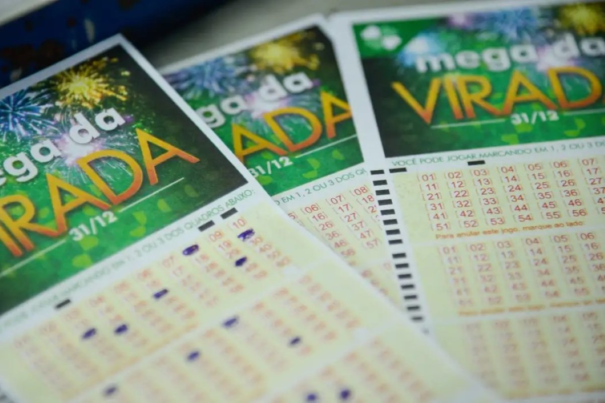 Metropoles's tweet photo. 💰🤑 CONFIRA OS NÚMEROS SORTEADOS DA MEGA DA VIRADA:

 59 - 21 - 32 - 13 - 33 - 09 https://t.co/jQ2cdVUvj0
