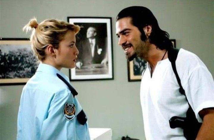 Şuan KanalD'de bu sahne yayınlanıyor ANNEE🥹♥️

#ArkaSokaklar #ZeyMur