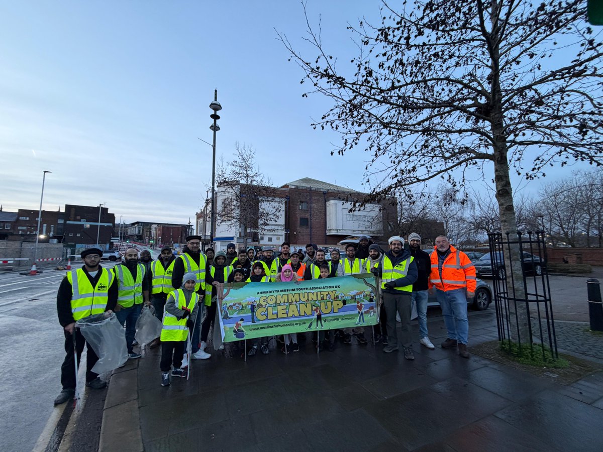 MKARotherham's tweet photo. "Cleanliness is part of faith"
Members of the Ahmadiyya Muslim Youth from Rotherham and  @MKASheffield  began the New Year with early morning prayers followed by litter-picking initiative.

Thanks @LWYLRotherham  for their support.
@RMBCPress 
#NewYear2026 
#Streetcleaning https://t.co/l3HpT3lhUi