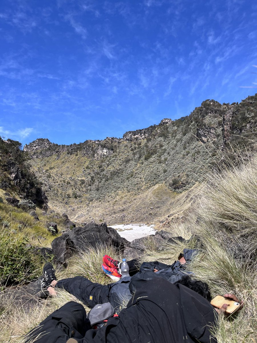 RianRag3's tweet image. Journey