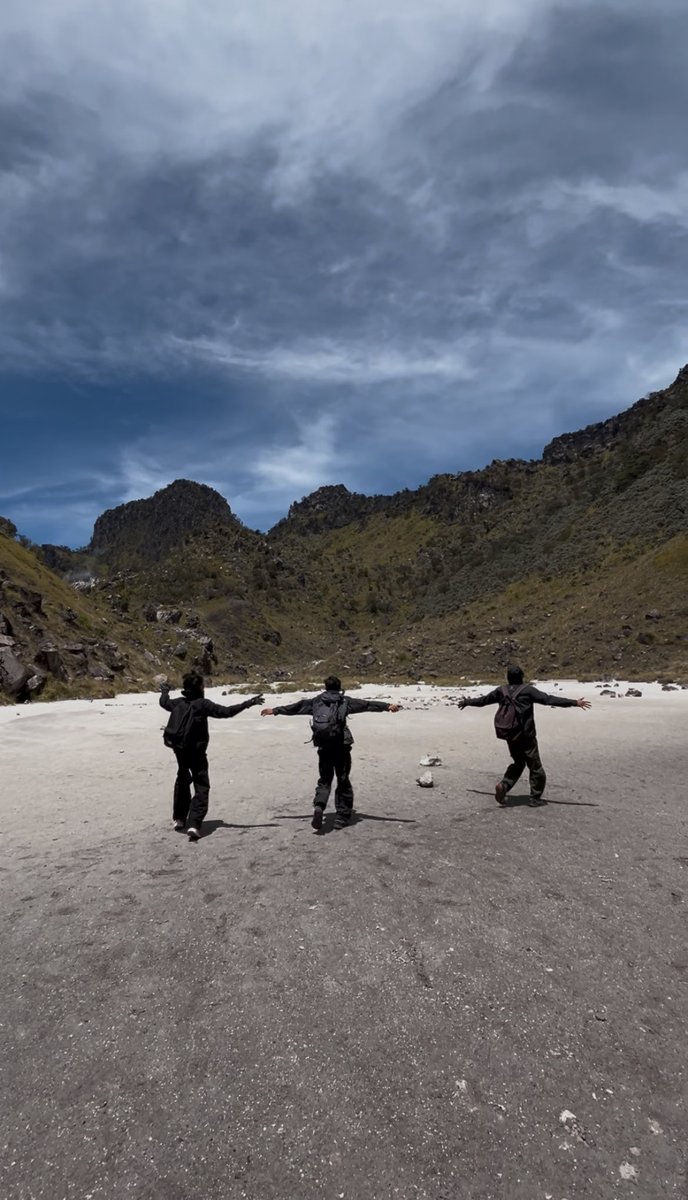 RianRag3's tweet image. Journey