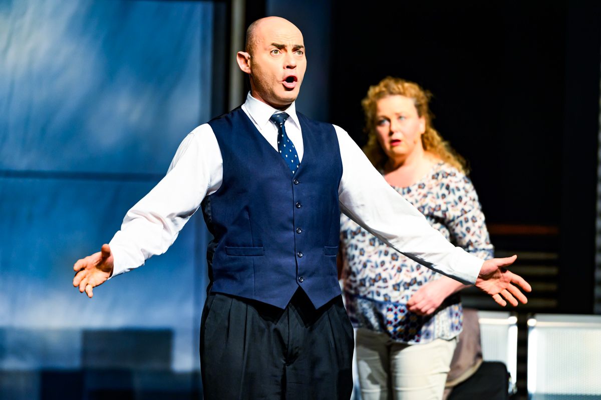 SezerUzunoglu's tweet photo. 🎭 Willkamen in de Wesseljohren 🛫

📸 Michael Ermel

#nbn #niederdeutschebühne #stadthalle #neumünster #theater #plattdeutsch #komödie #schauspieler #actor #actorslife https://t.co/KnYzuiNfSa