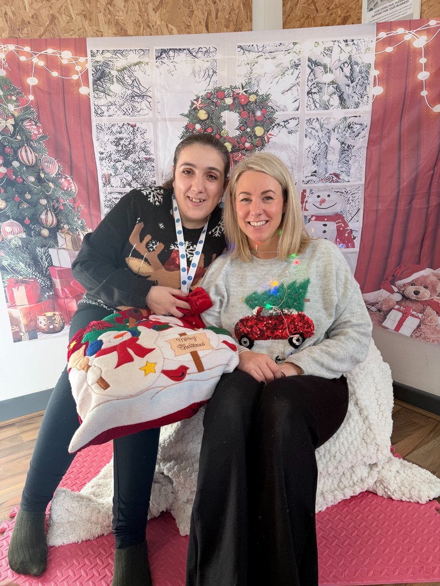 SNUG in Devon tweet media