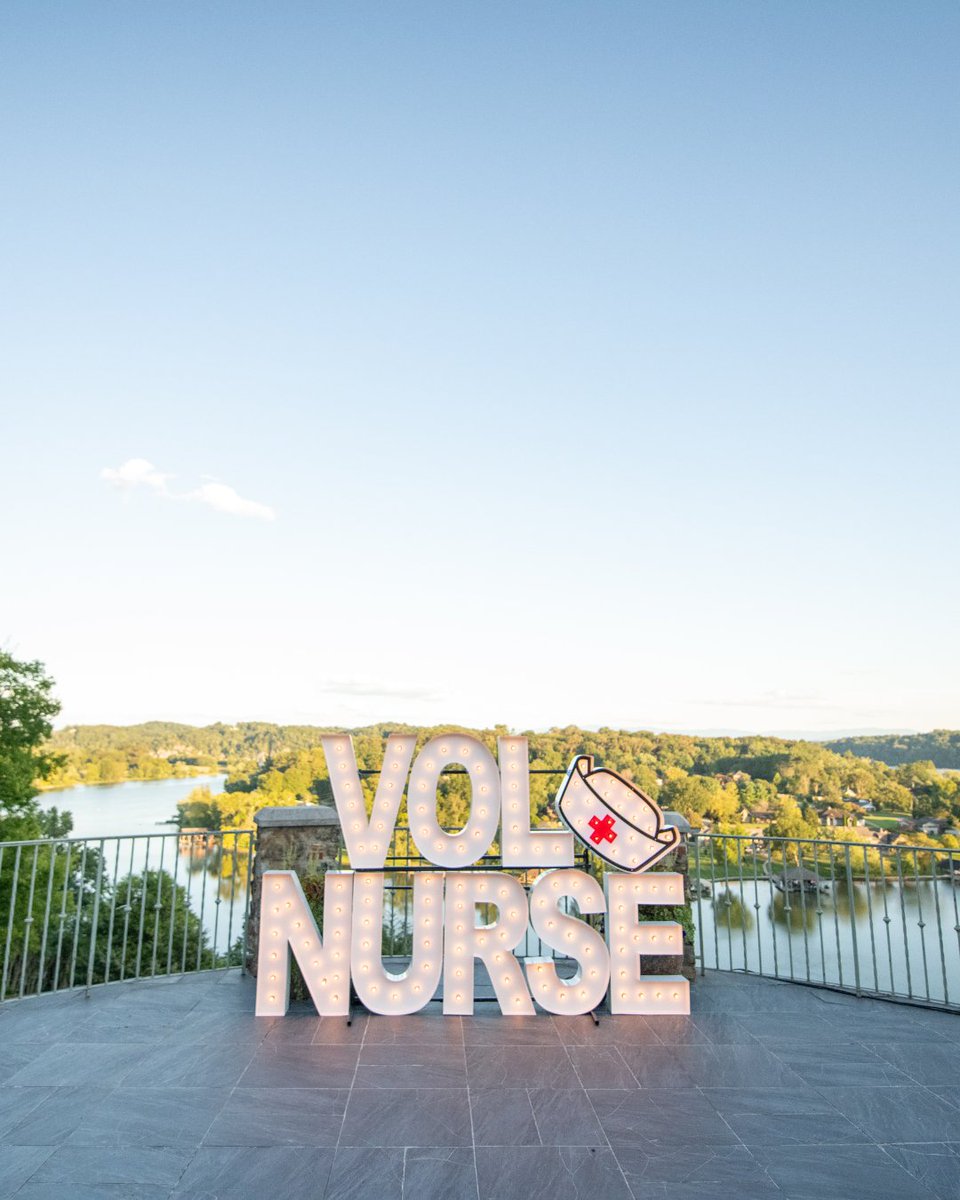 utknursing's tweet photo. Happy New Year from the College of Nursing! 🎉 Here's to a new year of learning, leadership, and care. https://t.co/JNBmoS9zFG