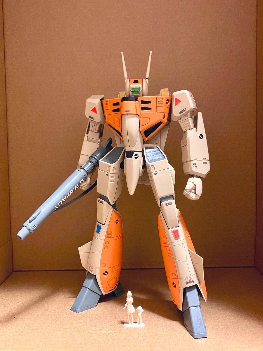 明けましておめでとうございます。 PLAMAX 1/72 VF-1Dが完成しました