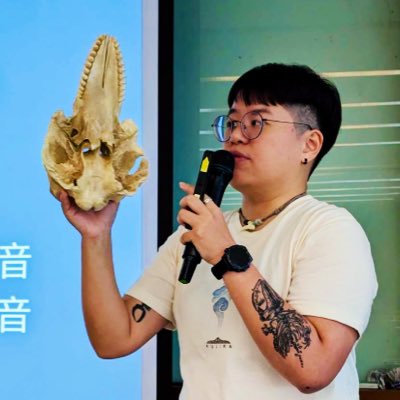 cwu_ocean's tweet photo. new year, new profile pic 🐋 https://t.co/29PgKBi1zr