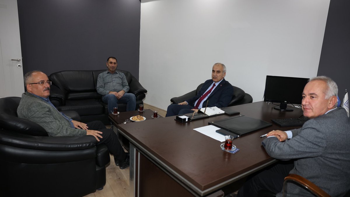 İl Müdürümüz Osman Akar ve İl Müdür Yardımcımız Mesut Arı, Malatya Ziraat Mühendisleri Odası Başkanlığına yeniden seçilerek güven tazeleyen Sayın Fevzi Çiçek’i ziyaret etti.