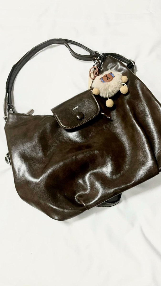 adlaa_9's tweet photo. I got mine now!! Gorgeous handbag 🤎 
Worth it! Murah pluss lawa ✨

https://t.co/sPWEH5youa￼

#nunuhandbag #bagsling #handbag https://t.co/sTSo8mB6o7