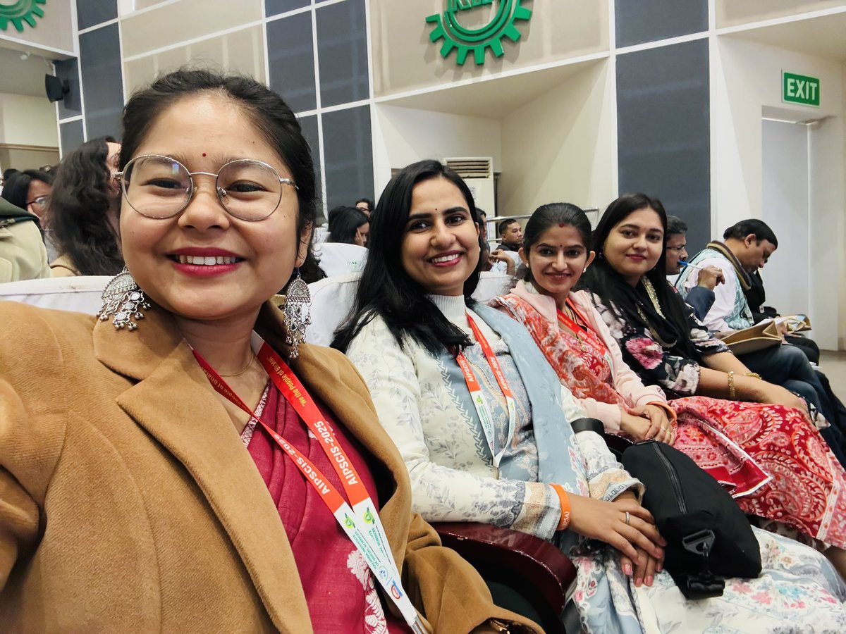 _DrRenuka's tweet photo. An enriching academic platform for rigorous discussion on democracy, public policy, and governance. Valuable interactions with scholars from across the country offered diverse perspectives and meaningful professional connections.
#IPSA #Conference https://t.co/hJ84ukVrip