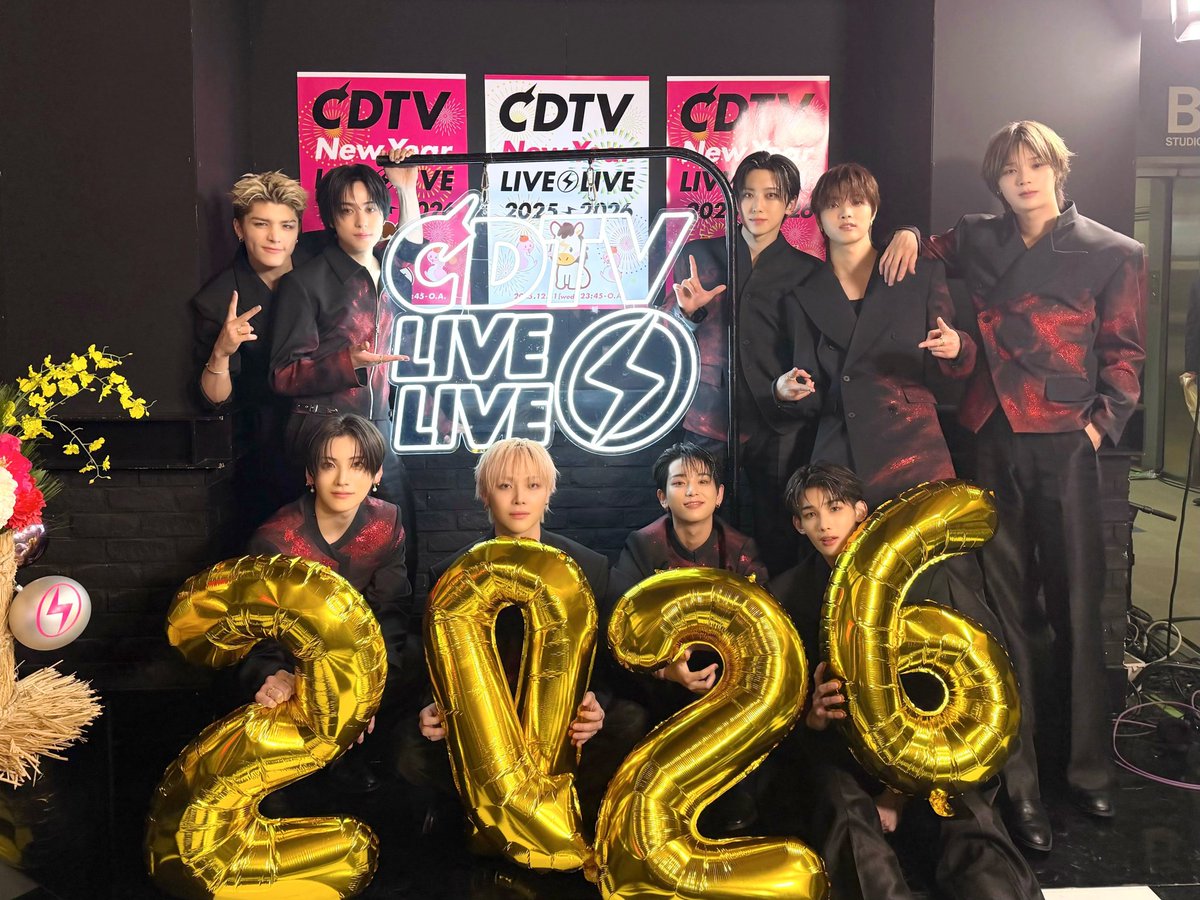 mrurata's tweet image. LUNÉ everyone! Thank you so much for watching our “Back to Life” performance on CDTV. Wishing you a very Happy New Year!