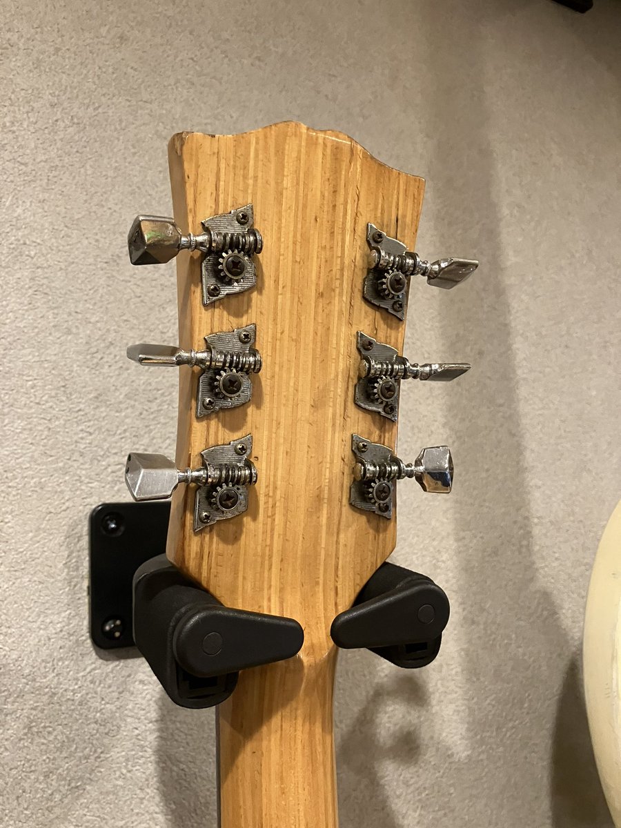 sunold_things's tweet image. Morales ESP-160  1967~69年製
綺麗になりました❗️😆
ネジが折れすぎて一時はどうなるかと思いましたがまともに仕上がって良かったです😅
ネックがしっかり手にフィットして弾きやすくとても良い音でした‼️
最高ですね☺️

#morales #ビザールギター #フルアコ #エレキギター