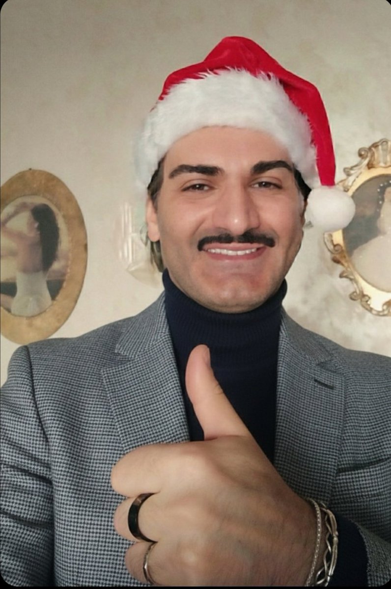 MicheleU2012's tweet photo. Buon Anno a tutti ❤️🥂 https://t.co/Y7FddcpwrX