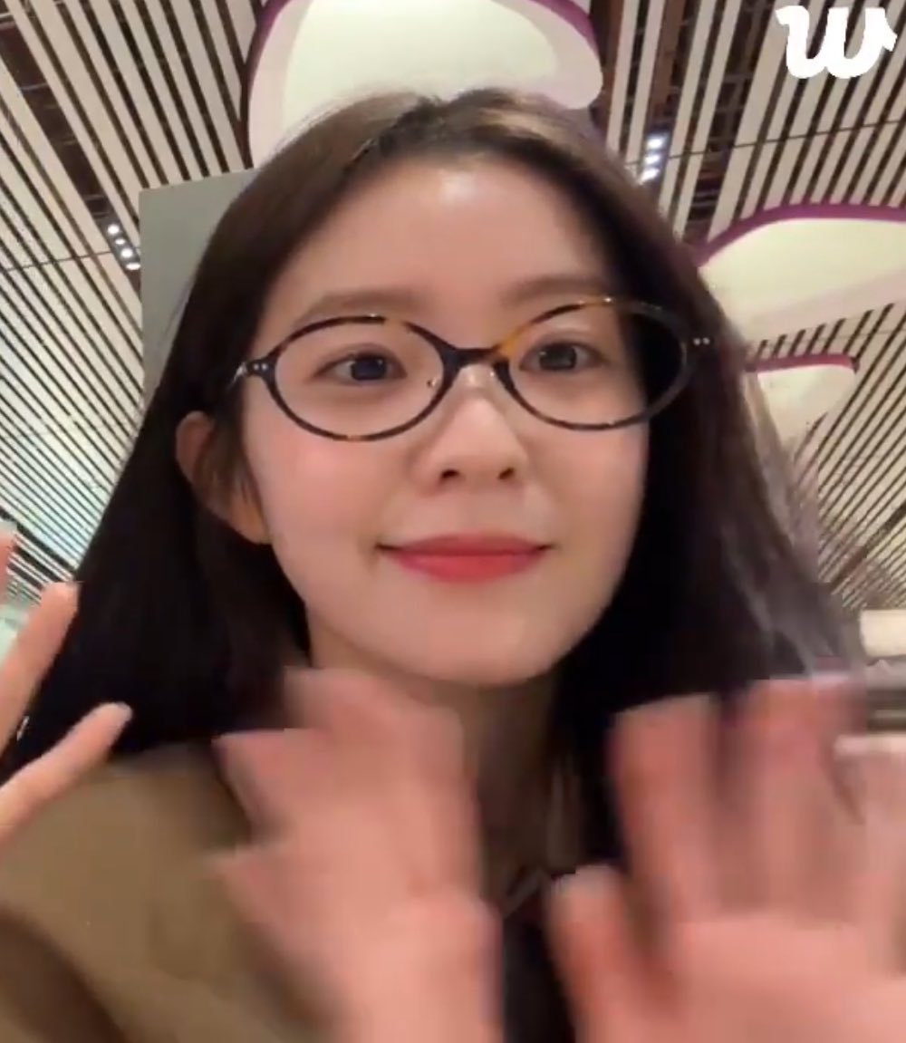 3___2__9's tweet image. 존나귀엽게생김ㅅㅂ