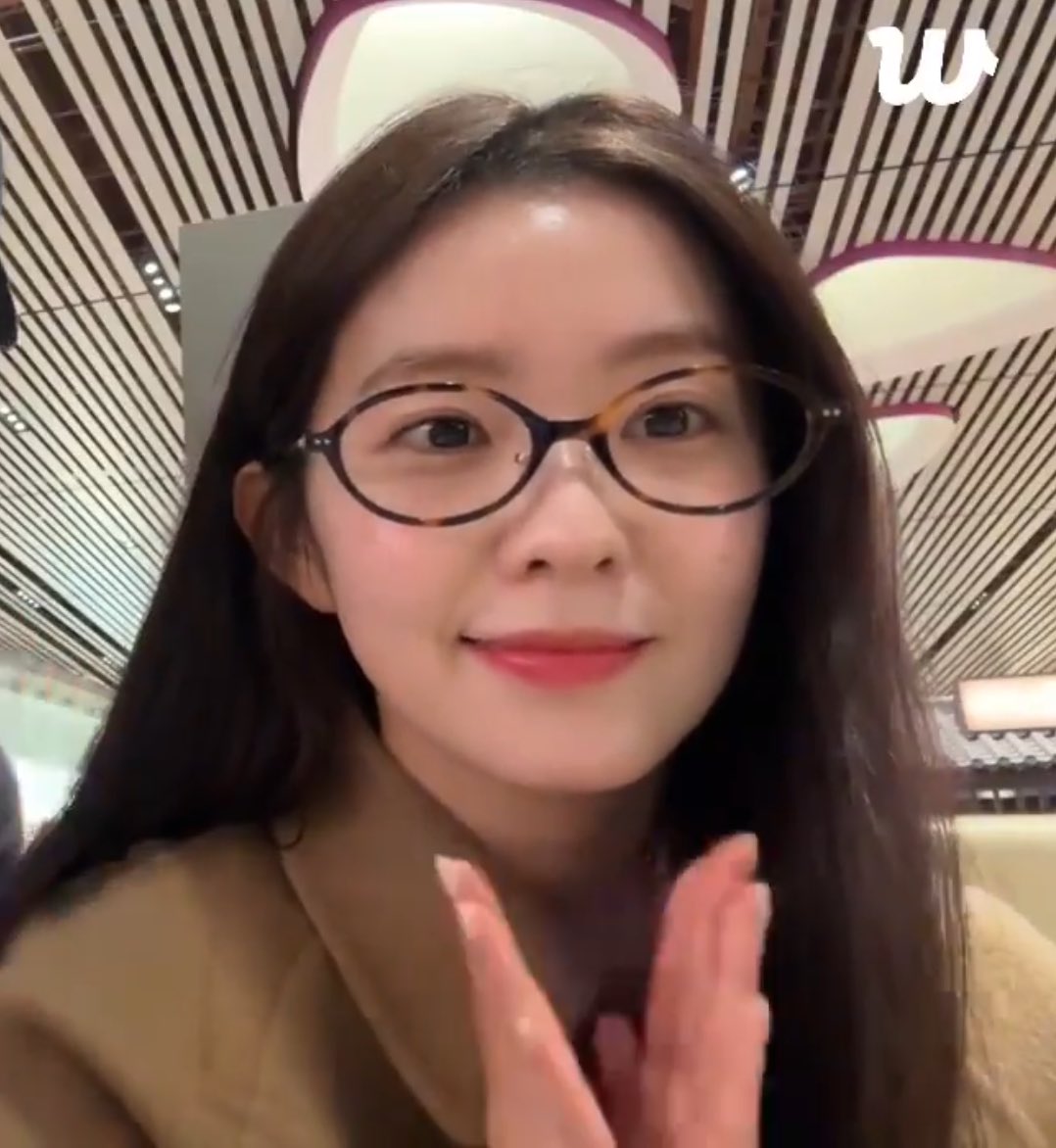 3___2__9's tweet image. 존나귀엽게생김ㅅㅂ