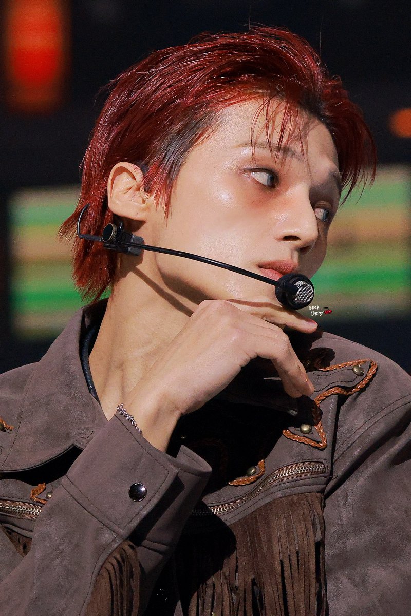 blackcherry_wy's tweet image. 251231 가요대제전 

우영이 가득한 한해 시작🖤

#우영 #WOOYOUNG #에이티즈 #ATEEZ